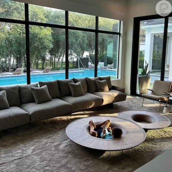 Adriana Sant'Anna e Rodrigão moram em casa de luxo nos EUA