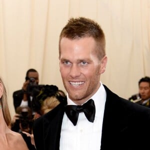 Gisele Bündchen e Tom Brady assinaram os papeis do divórcio na Flórida na manhã desta sexta-feira (28)