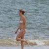 Kate Moss curte praia de Trancoso, na Bahia