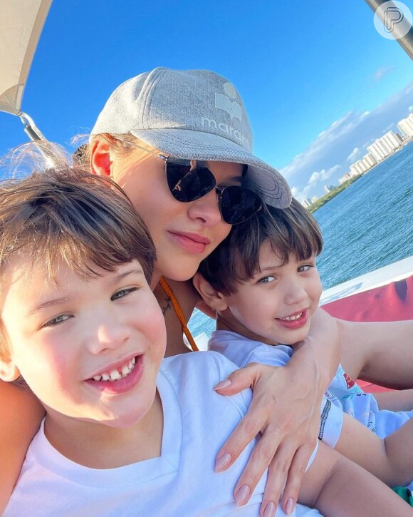 Andressa Suita postou um clique com os filhos e afirmou que Gusttavo Lima estava tirando sua paz