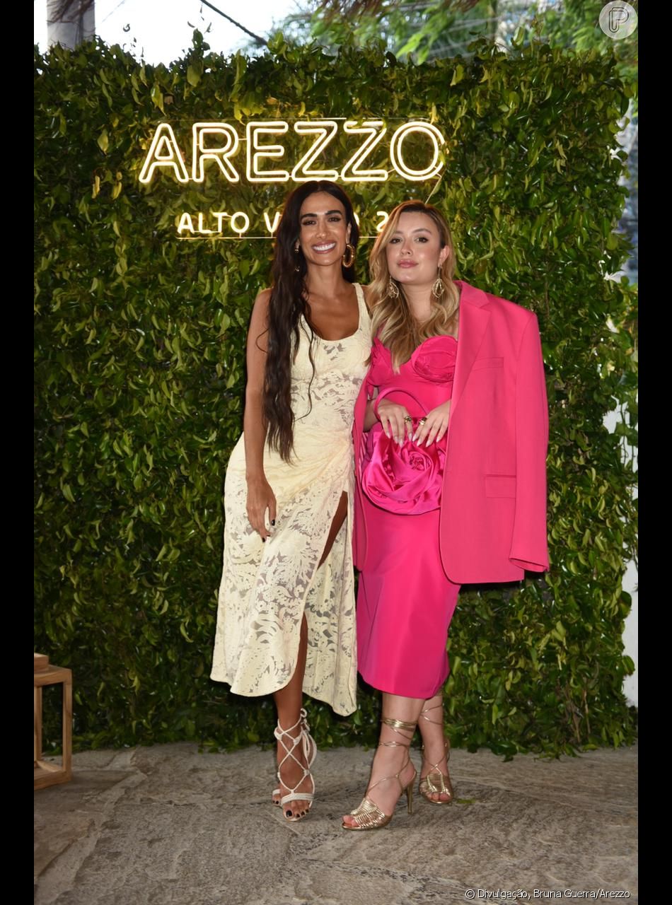 Barbiecore e handmade são tendências certeiras para apostar na temporada de Primavera-Verão 2023: Silvia e Maria Braz as usaram em evento da Arezzo