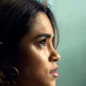 Brisa (Lucy Alves) fica em choque com notícia sobre seu filho, Tonho (Vicente Alvite), na novela 'Travessia'