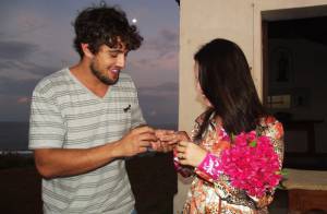 Rafael Cardoso faz casamento surpresa para Mariana Bridi em Fernando de Noronha