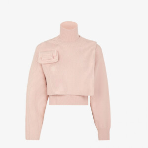 O casaco usado por Jade Picon é a marca Fendi e custa cerca de R$ 14 mil