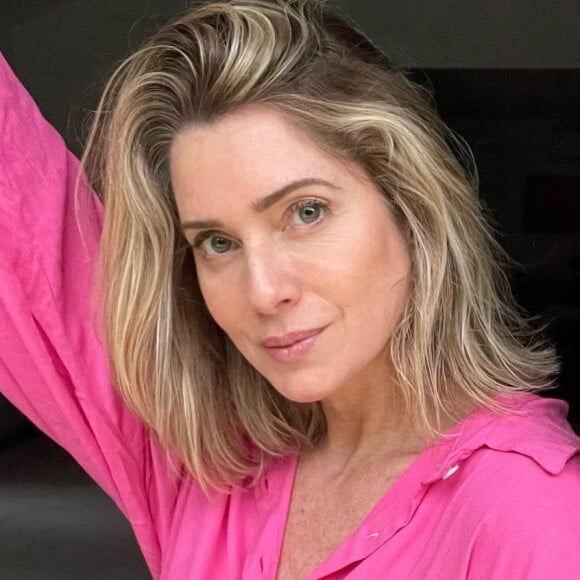 Beleza de Leticia Spiller aos 49 anos chocou fãs