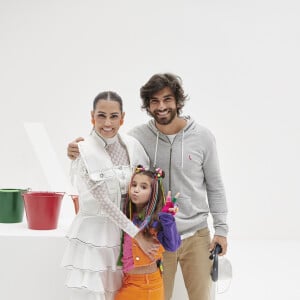 Deborah Secco é casada com Hugo Moura e mãe de Maria Flor, de 6 anos