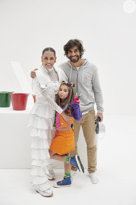 Deborah Secco é casada com Hugo Moura e mãe de Maria Flor, de 6 anos