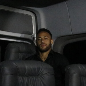 Se cumprir promessa, Neymar irá contra as diretrizes da FIFA, que proibe 'a exibição de mensagem política, religiosa ou pessoa ou slogans de qualquer natureza'