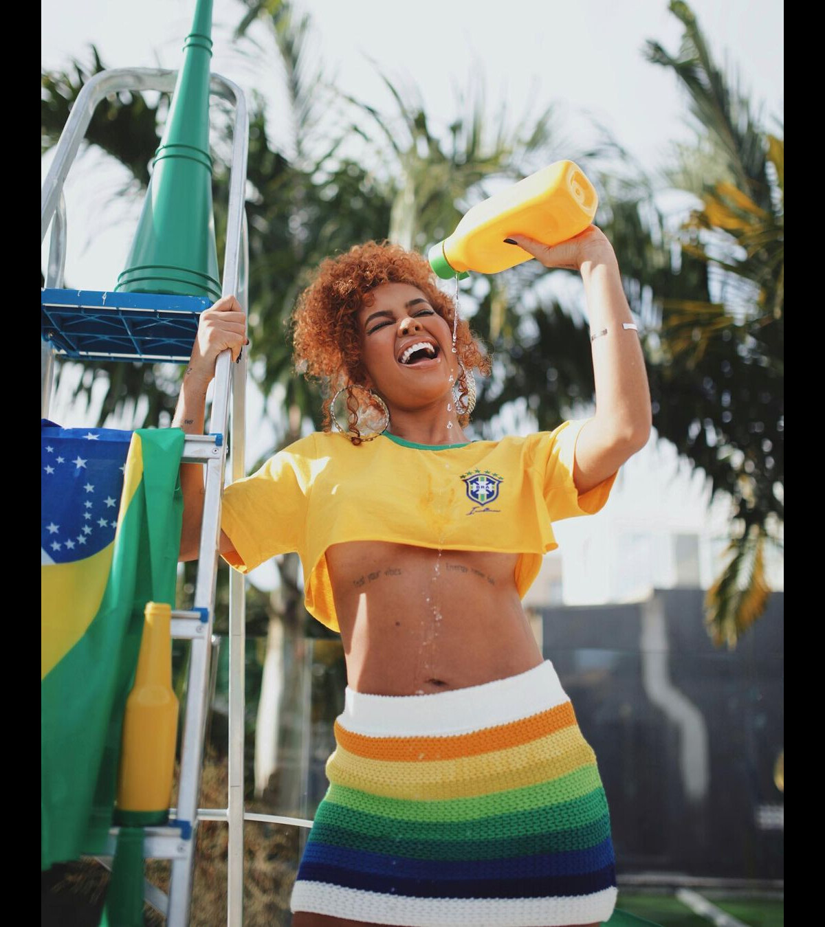 Foto Look Para Copa Do Mundo Com Cropped Também Foi Escolha De Sthe