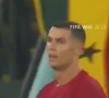 Cristiano Ronaldo foi flagrado com as mãos dento do calção durante a partida de Portugal
