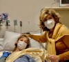 Ana Poppovic, filha de Silvia e Marcello Bronstein, postaram foto no hospital no dia em que foi realizado o transplante de medula