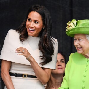 Meghan Markle descobriu de última hora que encontraria Rainha Elizabeth II e precisou aprender reverência às pressas