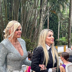 Monique Evans, mãe de Bárbara, estava presente na cerimônia com a namorada, Cacá Werneck