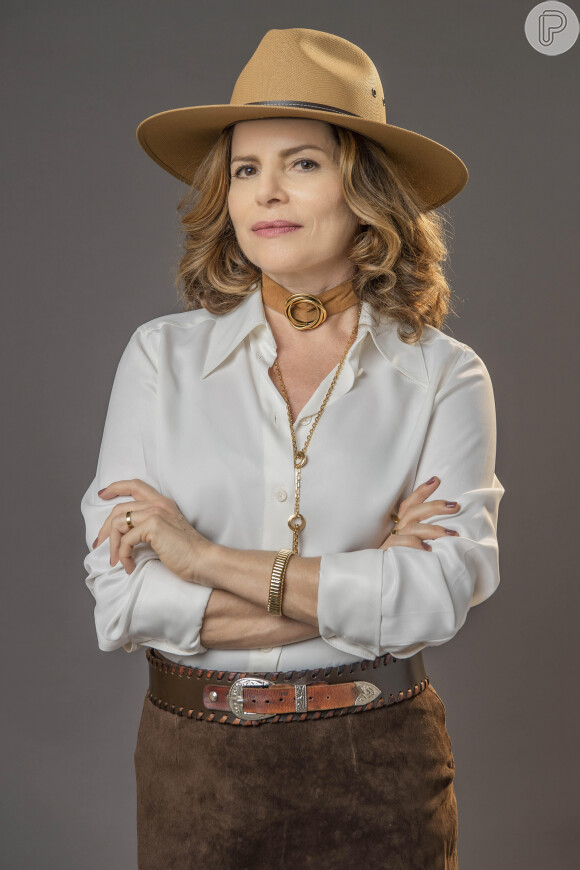 Novela 'Mar do Sertão': Deodora (Debora Bloch) é encontrada de trajes íntimos por Xaviera (Giovanna Cordeiro) no capítulo de terça-feira 20 de dezembro de 2022