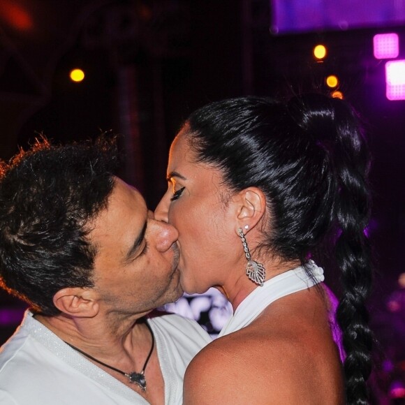 Zezé Di Camargo e Graciele Lacerda estão juntos há mais de 10 anos