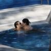 Vanessa foi flagrada aos beijos com o namorado, Giuseppe Dioguardi, em uma piscina de hotel da Barra da Tijuca, na Zona Oeste do Rio, em dezembro de 2012
