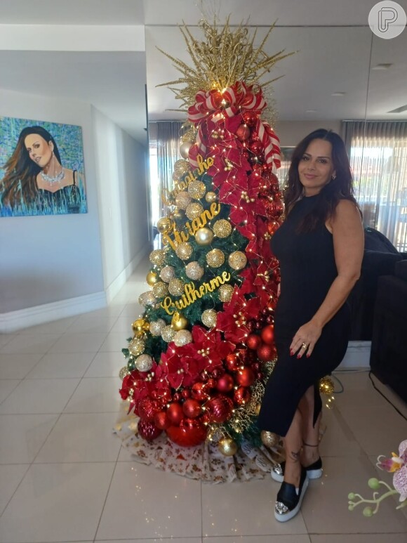 É natal! Árvore de Viviane Araujo tem 375 enfeites e mais 370 bolas personalizadas