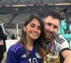 Lionel Messi levou Antonella Roccuzzo para o campo após a vitória na Copa do Mundo 2022