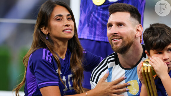 Lionel Messi derreteu os corações após uma comemoração cheia de carinho com a mulher, Antonella Roccuzzo