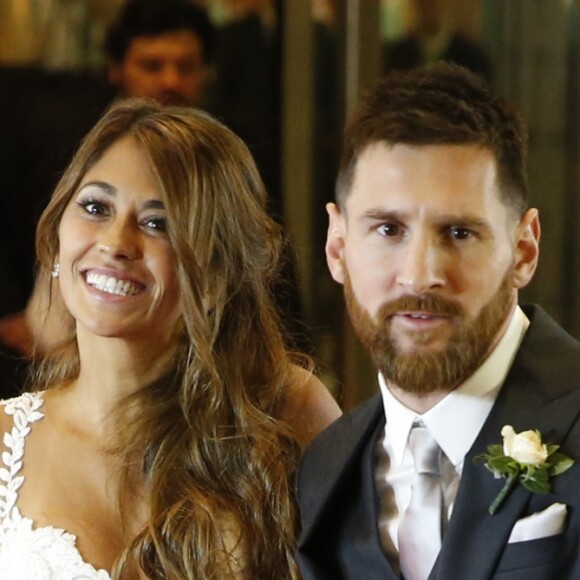 Messi e Antonella Raccuzzo realizaram casamento em 2017, mas se conhecem desde a infância