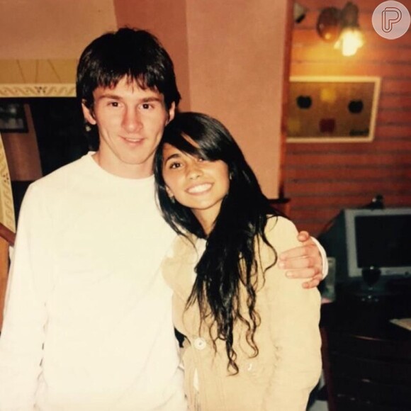 Antonela Roccuzzo e Messi se conheceram ainda criança e engataram o namoro na juventude