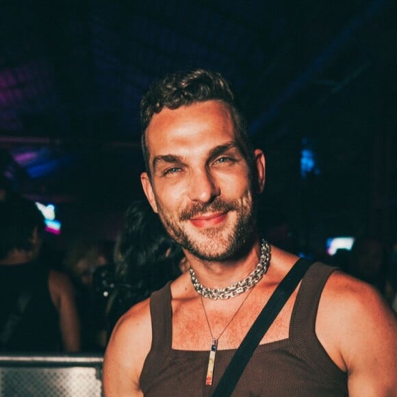 Moda de Igor Rickli tem regata como uma das peças mais usadas