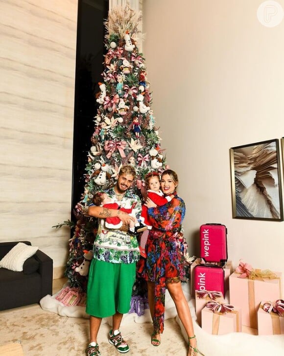 A árvore de Natal de Zé Felipe e Virgínia Fonseca chamou atenção por tamanho