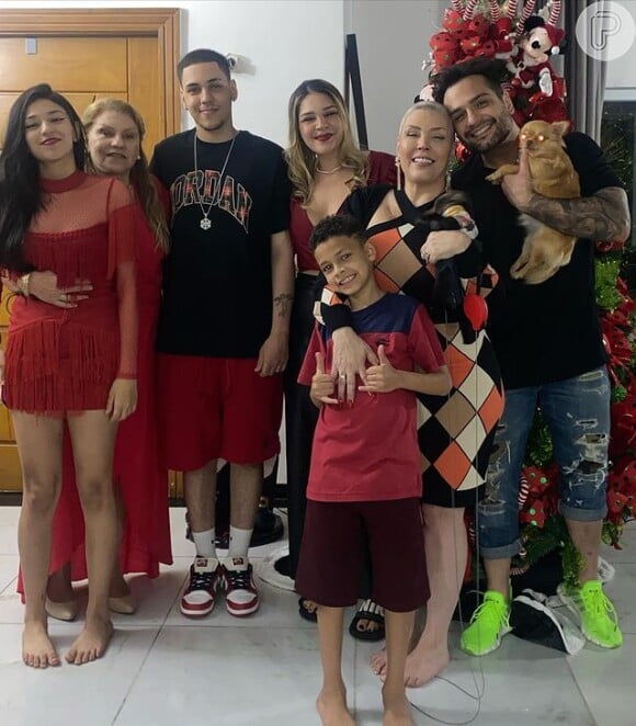 Filha de Maria Creusa, Simony tem 4 filhos: Ryan, Aysha, Pyetra e Anthony. 'Deus, muito obrigada por minha família e muito obrigada por me permitir esse Natal'