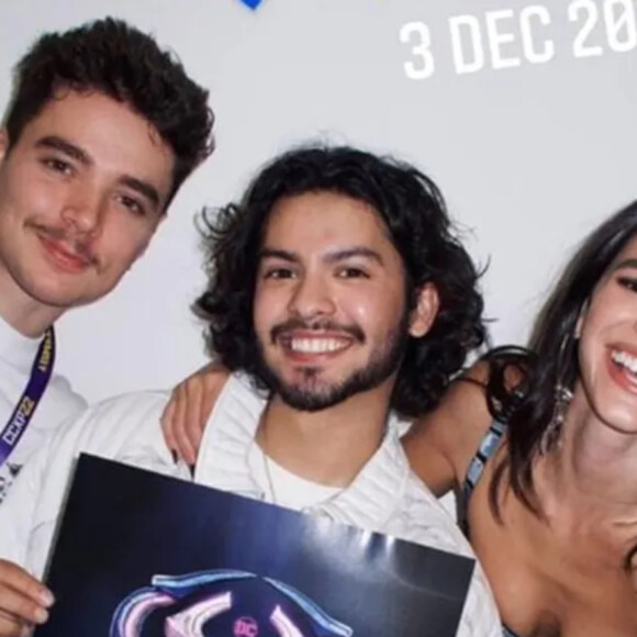Bruna Marquezine e Xolo Maridueña posaram com João Figueiredo e Sasha na CCXP, no começo de dezembro