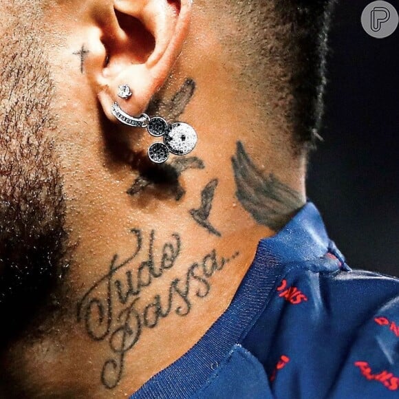 Tatuagem com a frase 'Tudo Passa' é uma das mais queridas de Neymar