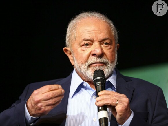 Lula assume o cargo de presidente no dia 1º de Janeiro