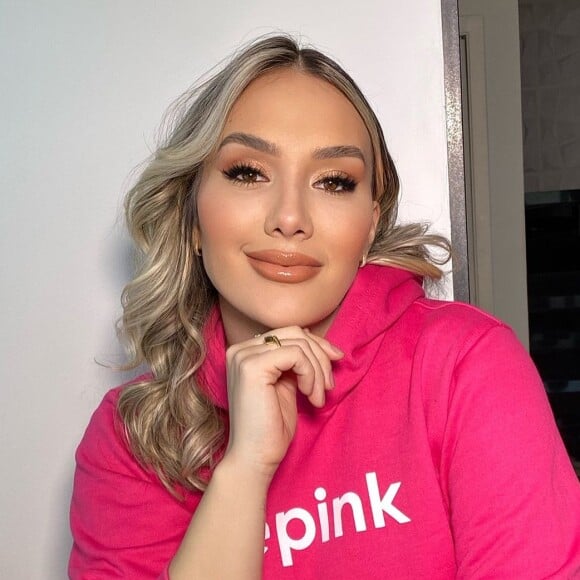 Sócia de Virgínia Fonseca, Samara Pink enalteceu a influenciadora: 'Pode falar baixo, minha sócia é a maior influencer que temos!'