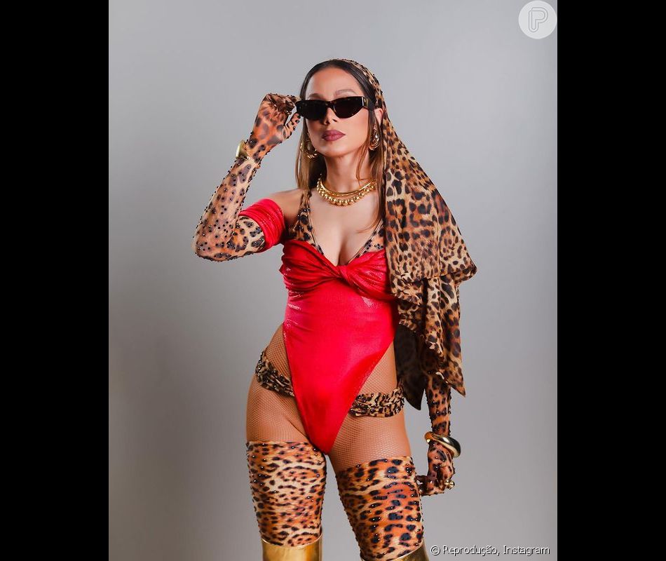 Anitta deixa bumbum em evid&ecirc;ncia com look sexy inspirado em novela : -  Purepeople