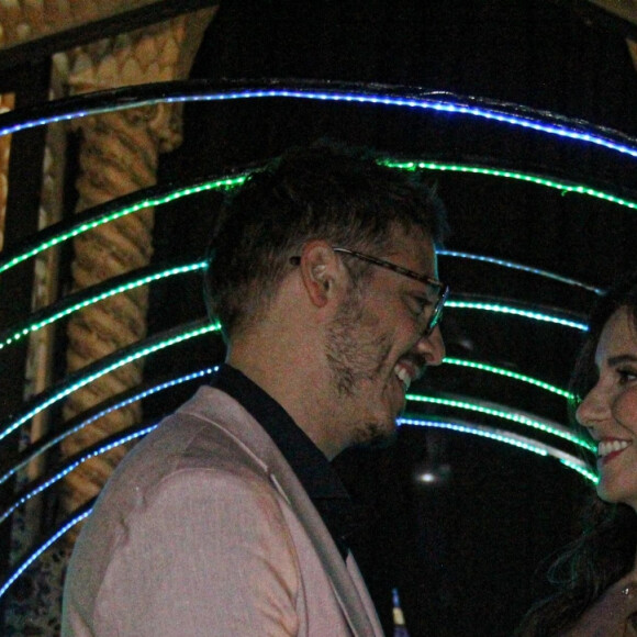 Fábio Porchat e Nataly Mega fizeram um festão há dois meses para celebrar 5 anos de união