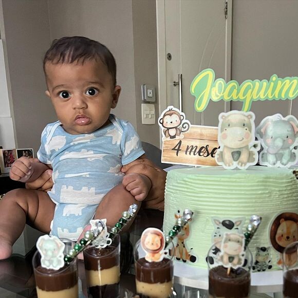 Filho de Viviane Araújo, Joaquim está com 4 meses