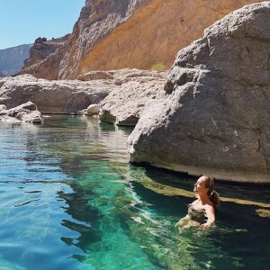 Angélica mergulhou em águas cristalinas