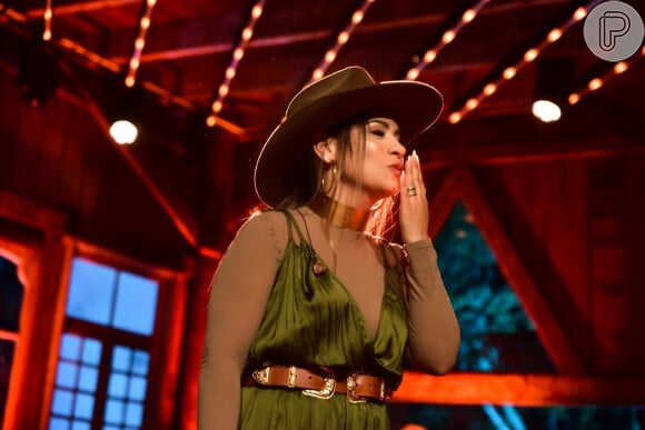 Simone Mendes: em 'Cintilante', cantora vai cantar em tons mais baixos que os de costume