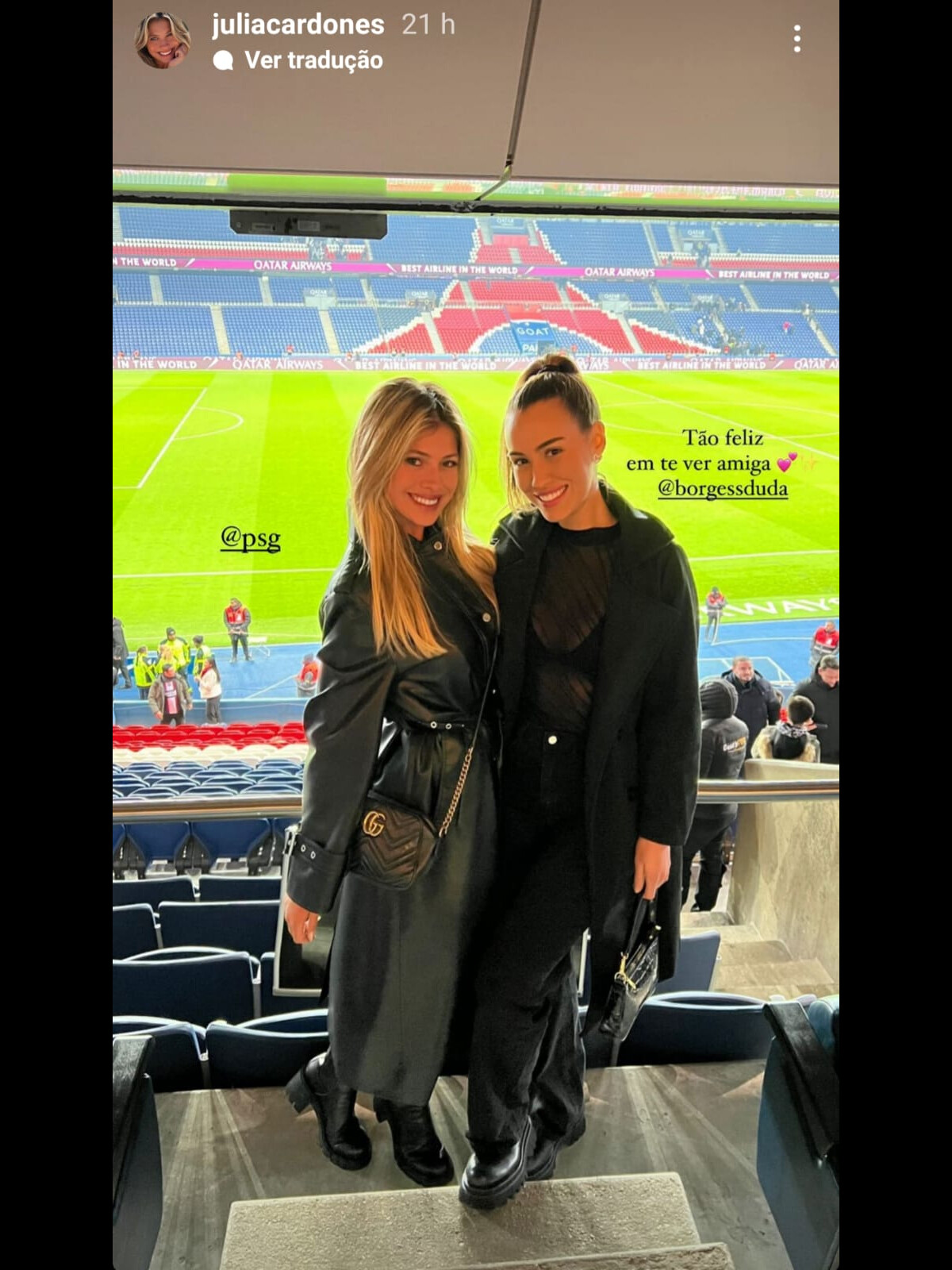 Foto: Julia Cardones foi ao estádio do PSG na companhia de uma amiga em  comum com Neymar - Purepeople