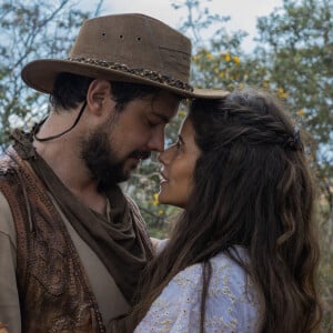 Na novela 'Mar do Sertão', José/Zé Paulino (Sérgio Guizé) e Candoca (Isadora Cruz) pensam a respeito do casamento no capítulo de sexta-feira 10 de fevereiro de 2023