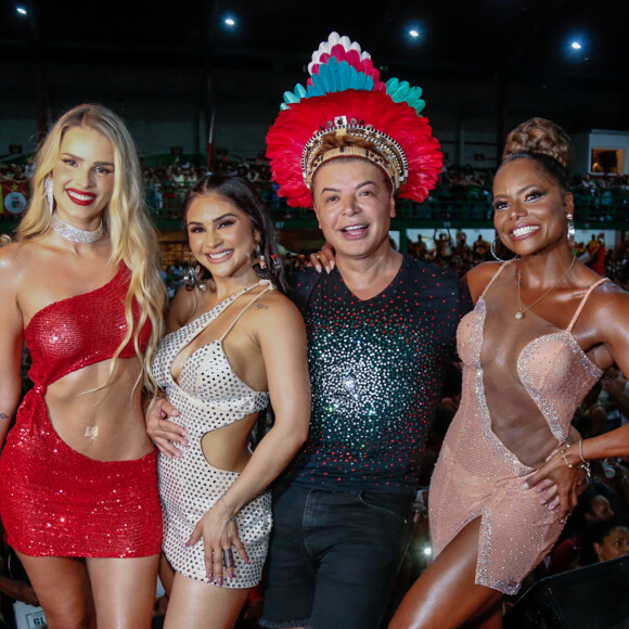 Yasmin Brunet, Mileide Mihaile, David Brazil e Adriana Bombom em ensaio de Carnaval da Grande Rio