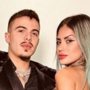 Tati Zaqui fez uma live mostrando briga com Thomaz Costa