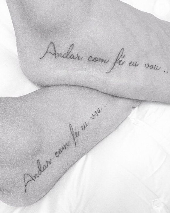 Preta Gil e Rodrigo Godoy tatuaram juntos a letra de uma música de Gilberto Gil, pai da cantora