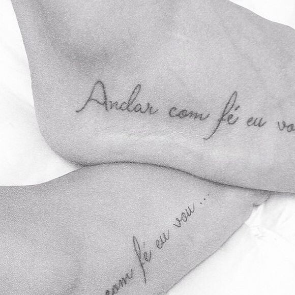 Preta Gil e Rodrigo Godoy tatuaram juntos a letra de uma música de Gilberto Gil, pai da cantora