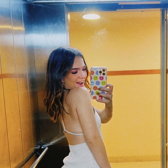 Mel Maia revelou que recebe comentários negativos a respeito de suas roupas nos Estúdios Globo