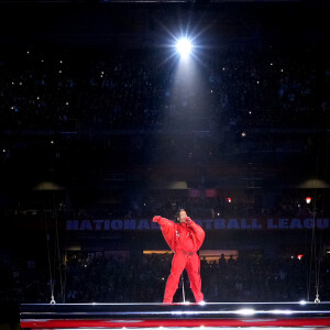 Rihanna fez uma apresentação cheia de hits no Super Bowl 2023