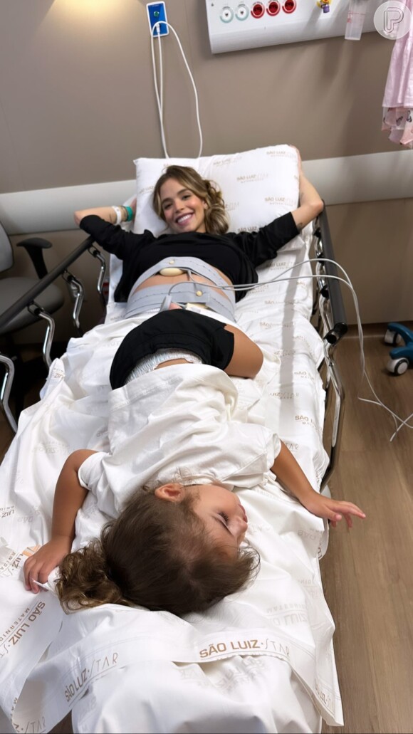 Filha mais velha de Carol Dias, Esther foi para a cama da mãe em hospital de São Paulo