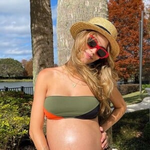 Mulher de Kaká, Carol Dias compartilhou várias fotos da segunda gravidez