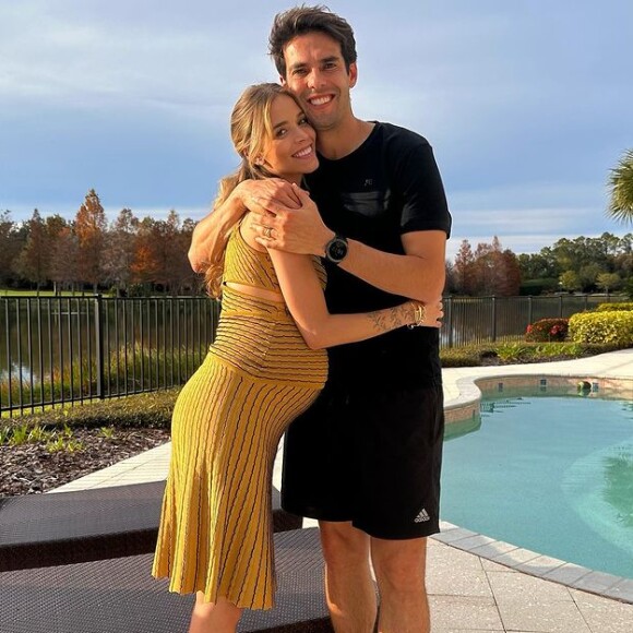 Mulher de Kaká, Carol Dias anunciou nascimento da segunda filha com vídeo na web