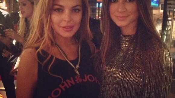 Thaila Ayala posta foto com Lindsay Lohan e faz piada: 'Loukan'