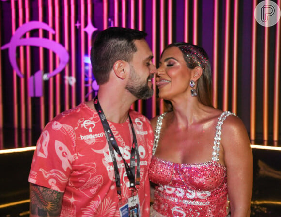 Carol Sampaio beijou o marido em camarote do carnaval 2023 do Rio de Janeiro